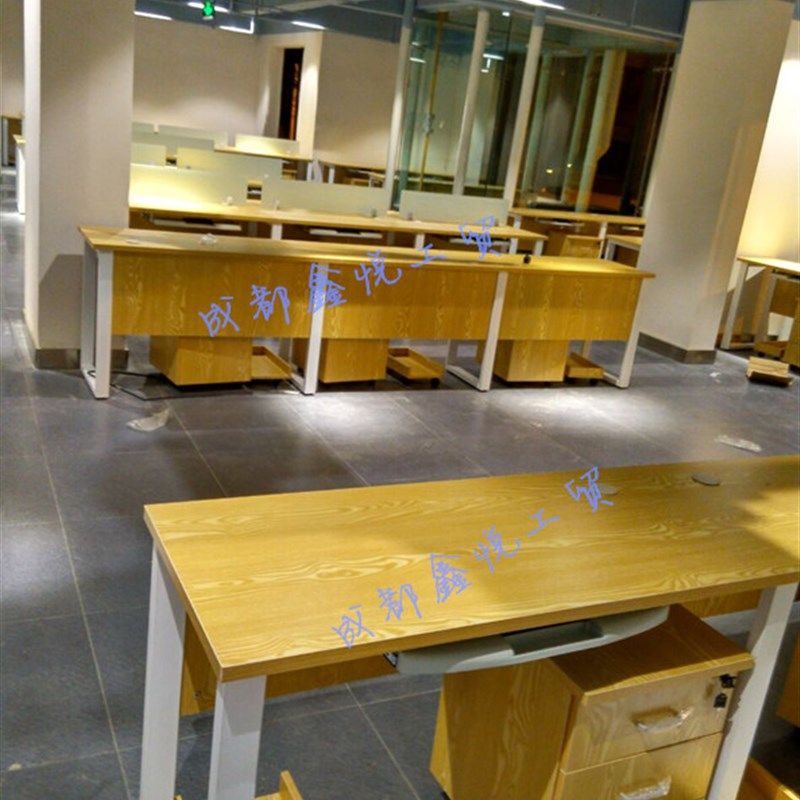 成都加固钢木电脑桌台式桌加长人现代家用卧室办公书桌定制