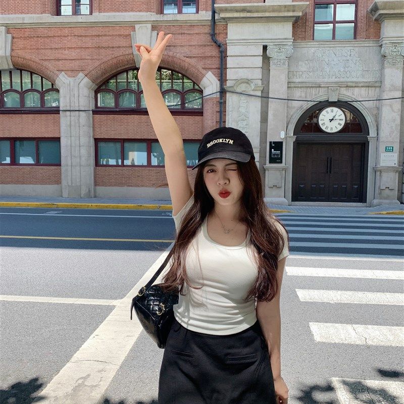 大眼Large eye肩t恤女夏季纯棉短款修身露锁骨低领短袖甜辣小上衣