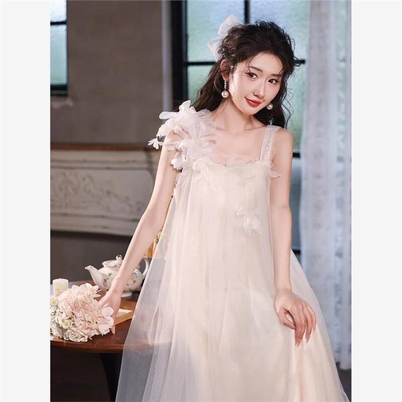 晨袍女新娘结婚仙气吊带订婚礼服裙2025新款法式旅拍轻婚纱小个子图片