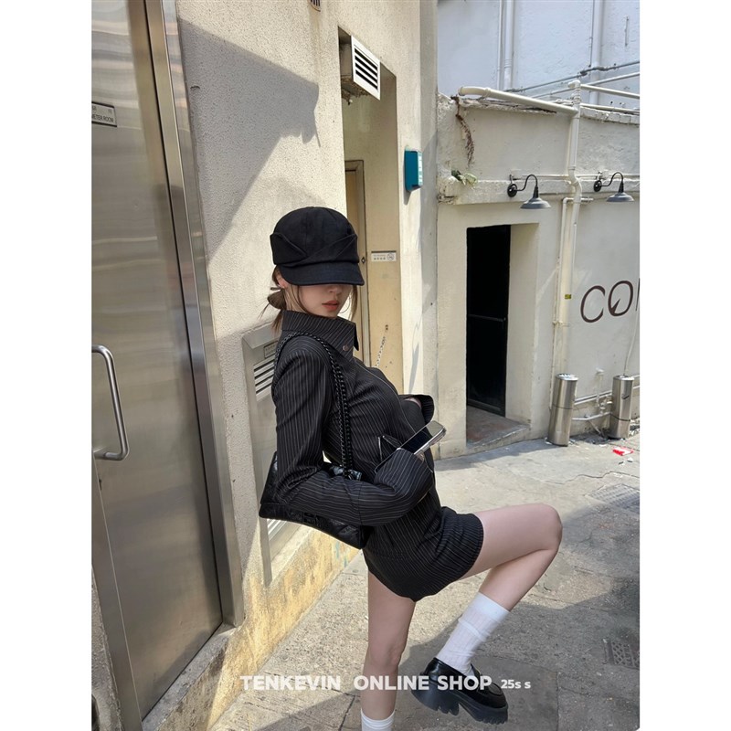 十一石 本命套装 条纹西装外套女低腰短款裙裤休闲两件套2025新款