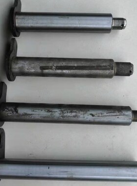 新源胶轮式挖掘机65 75轮挖配件动臂连接主轴 中臂 大臂链接销轴