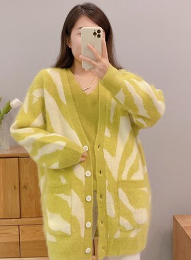 拉毛羊绒新品绿色V领拉毛山羊A绒长款大开衫针织中长款绿蓝拼白色