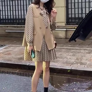 时尚西装马甲套装女2024新款春秋小个子显瘦雪纺碎花连衣裙两件套
