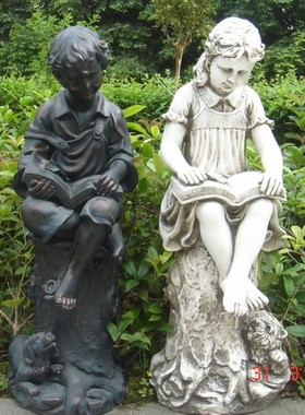 欧式玻璃钢人物雕塑艺术品客厅户外落地摆设可定制作坐树桩男女孩