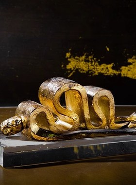 水晶底座金属抽象人物雕塑摆件 客厅电视柜装饰创意家居工艺礼品