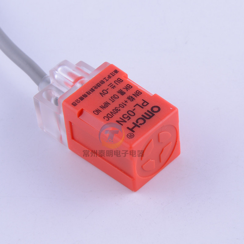 沪工方型感应电感式接近开关传感器PL-05N三线直流NPN常开24V12V