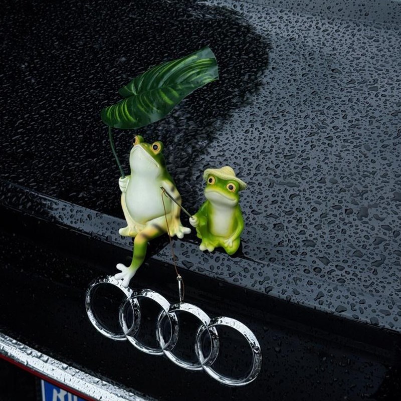 汽车尾部撑伞青蛙钓鱼摆件创意车顶玩偶装饰品电动车尾部公仔挂件