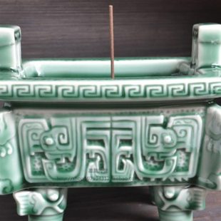 青瓷方形鼎香炉家用室内祠堂寺庙供奉供佛四足香鼎炉室外陶瓷小大