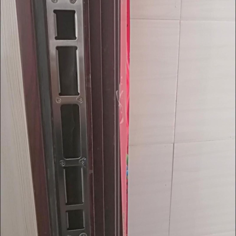 防盗门锁锁舌片扣板大门装门框扣片锁具锁槽孔配件大全锁片压条图片