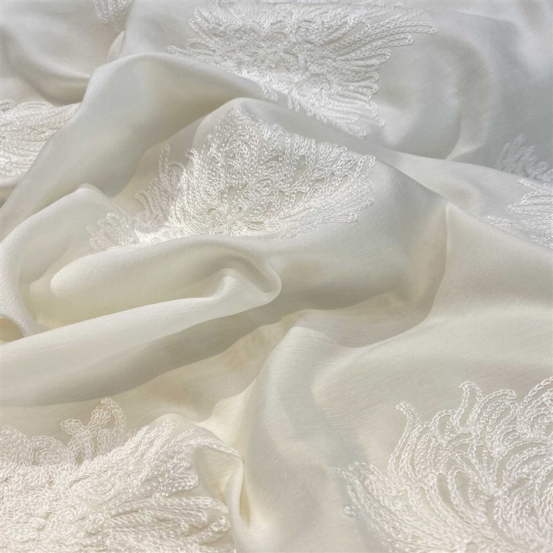 醋酸绣花柔软舒适 温柔白色上衣连衣裙长裤气质衬衫国风面料
