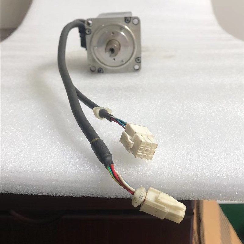 安川伺服电机SGMMSJ-02ADC6S质保3个月  欢迎询价