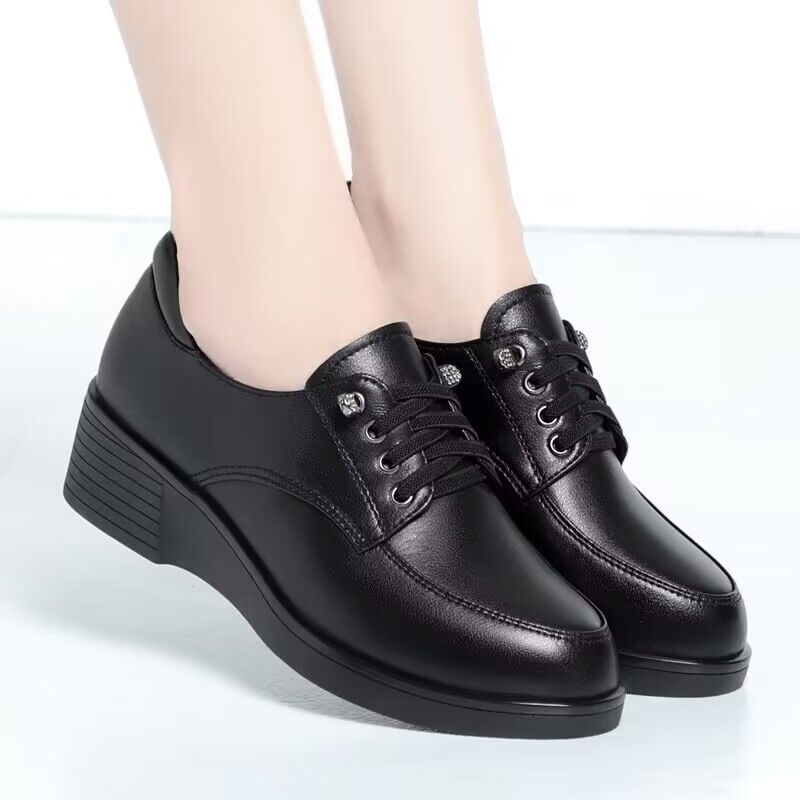 真皮坡跟妈妈鞋春秋新o款软底舒适单鞋休闲平底中老年皮鞋中年女