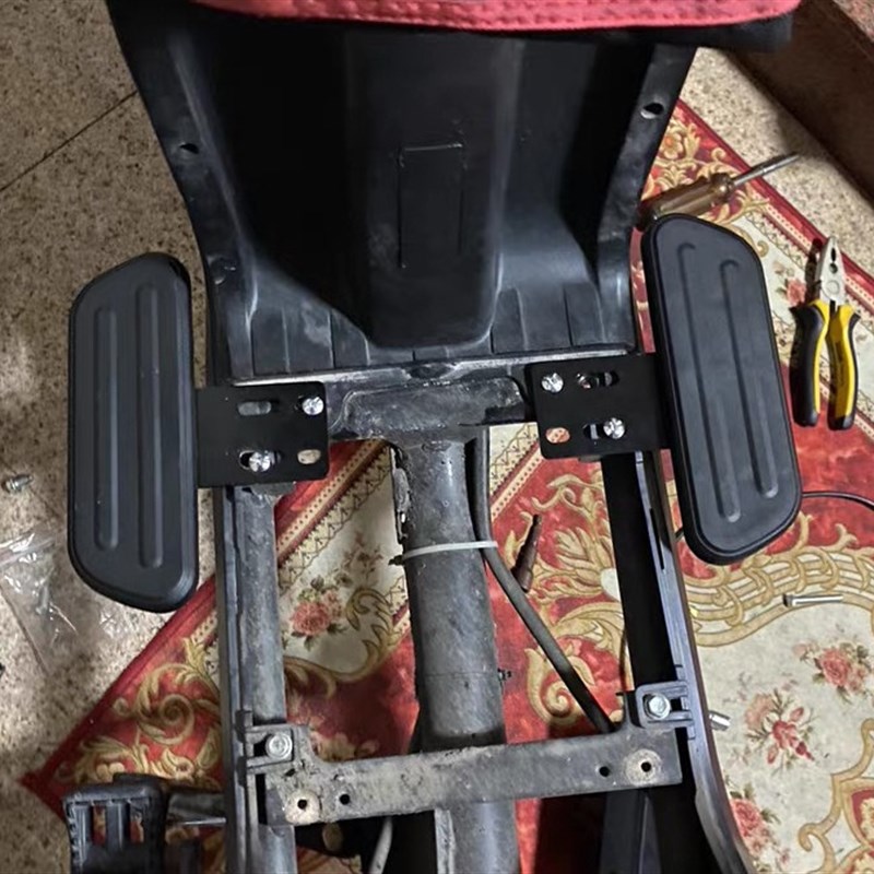 适用于深远A7电动车脚踏 GO 007 009长跑王加宽脚踏板 踏脚改装