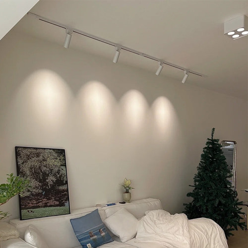 明装led轨道免吊顶白色奶油风家用客厅沙发背景墙氛围小山丘