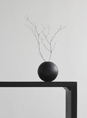 侘寂风碳化黑色实木球形花瓶中古风拍摄道具摆件民宿落地原木花器