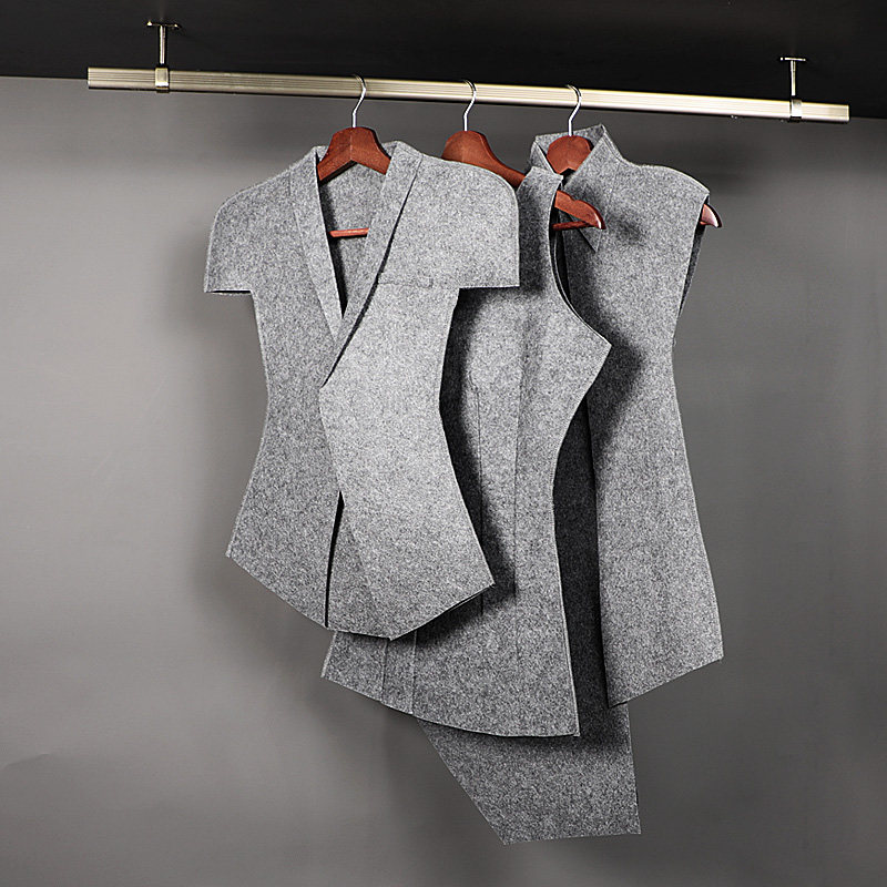 简约衣帽间毛毡衣服道具软装全屋定制展厅陈列饰品衣柜衣模型摆件