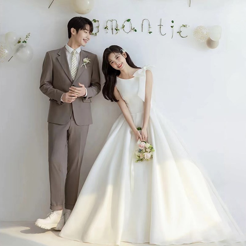 法式森系简约轻婚纱新娘齐地旅拍出门纱白色领证订婚宴会小礼服裙