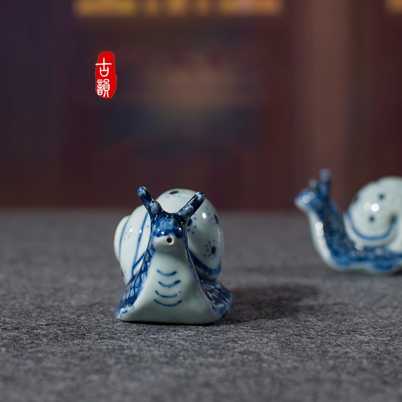 陶瓷蜗牛砚滴创意文房四宝水滴壶仿古景德镇手绘研墨国画墨滴笔搁