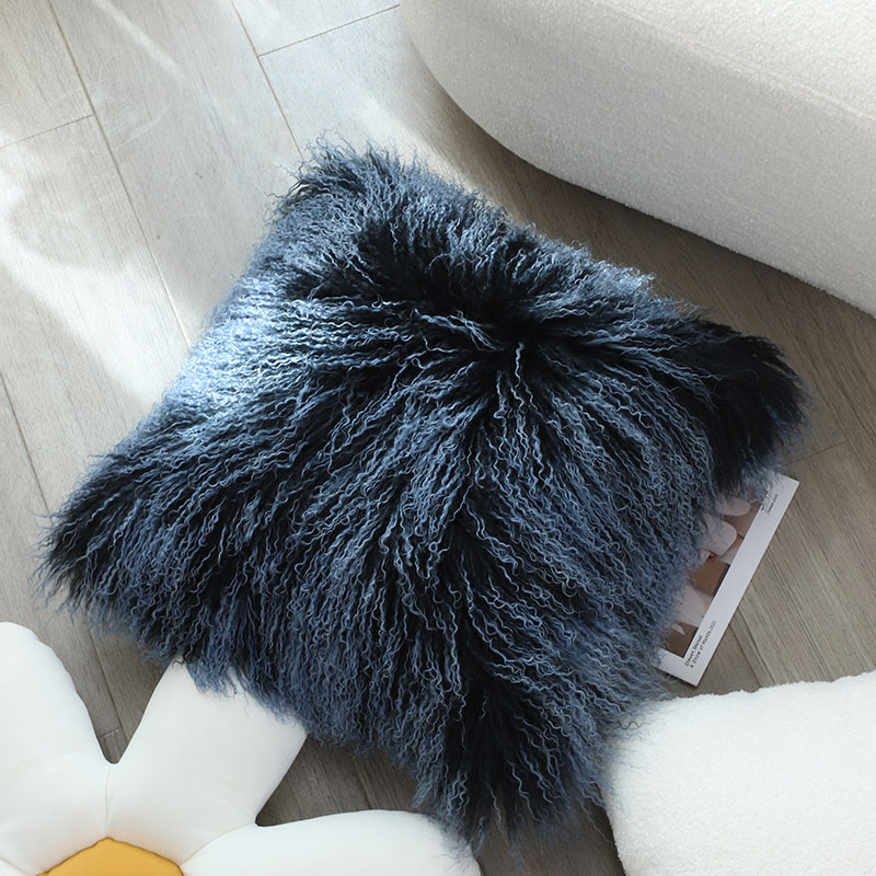 滩羊毛抱枕沙发圆形皮草靠垫客厅飘窗靠枕床头腰靠方形轻奢靠背