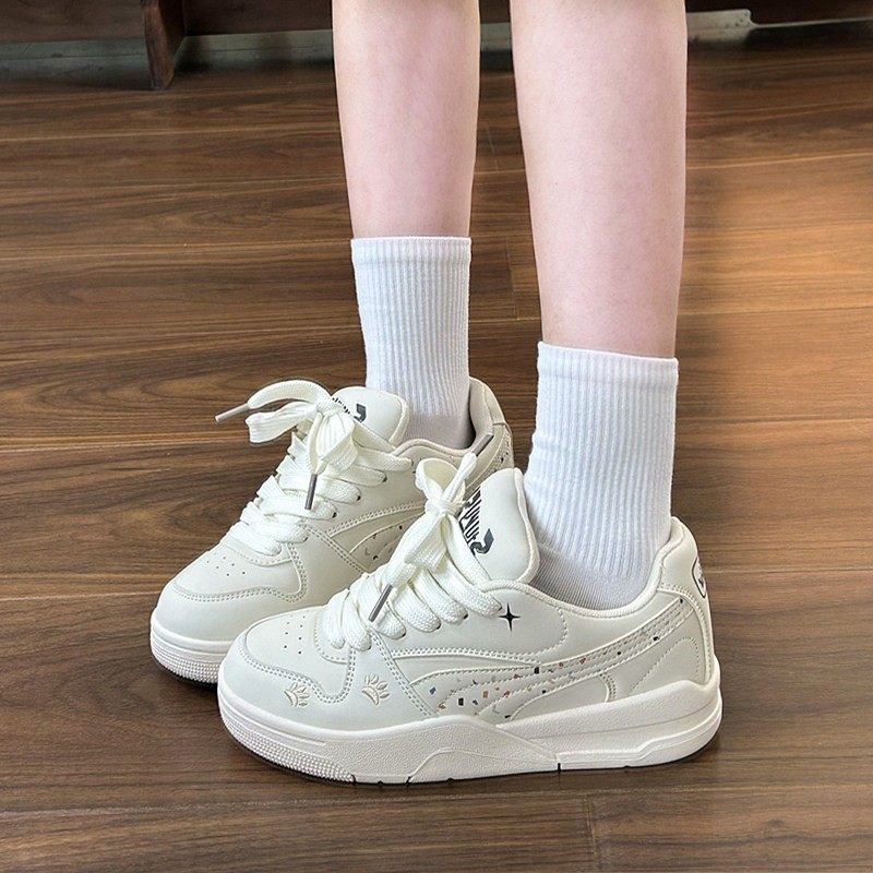 米白色原创小众厚底面包鞋女百搭运动休闲板鞋学生小白鞋2025新款
