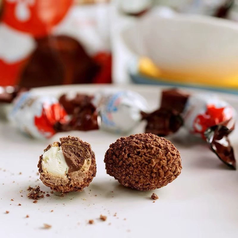 现货迪拜健达Kinde费列罗脆皮牛奶巧克力酱夹心89g迷你奇趣蛋喜糖