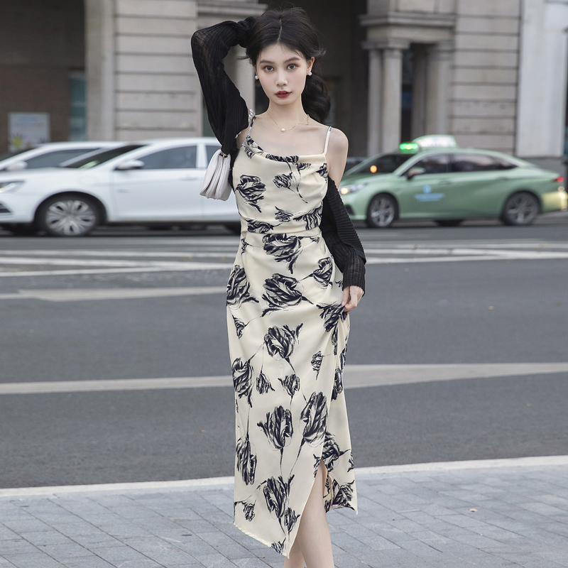 干枯玫瑰吊带连衣裙海边度假三亚沙滩旅行穿搭大理夏荡领水墨裙子
