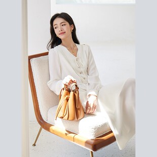 奈格薇儿小个子v领连衣裙2024新款女春秋法式气质收腰温柔风长裙