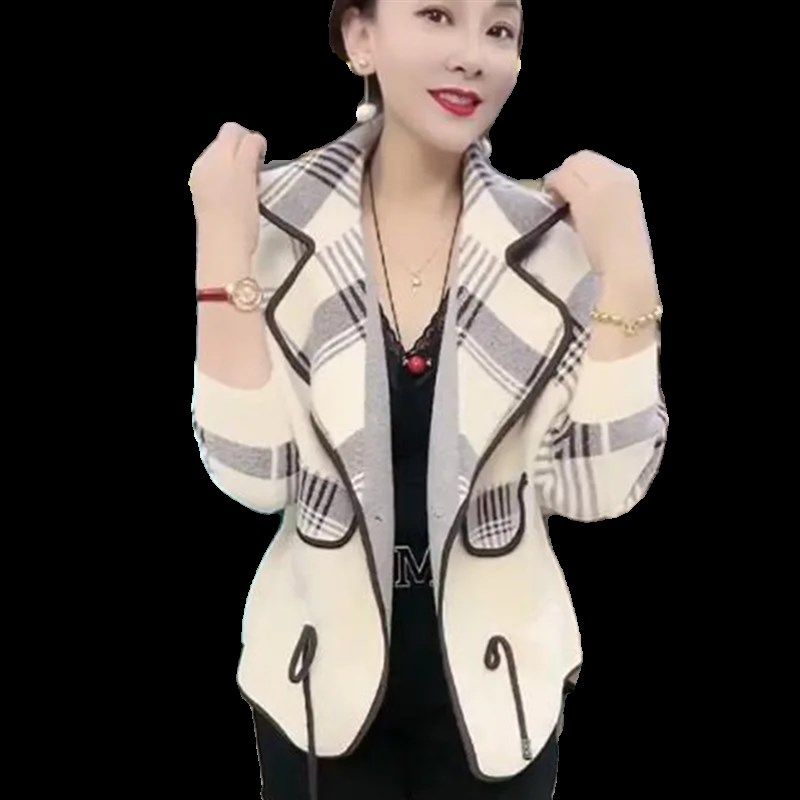 年轻妈妈装春秋冬季毛呢短款外套女中老年收腰时尚女士西装领开衫