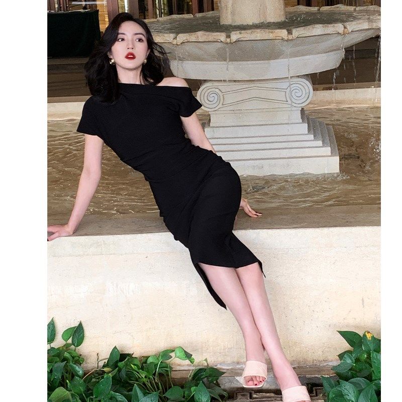 2023新款复古女装设计感礼服裙高级感显瘦露肩包臀连衣裙法式气质