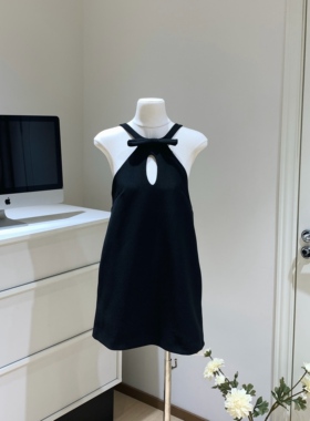 【人气新品】mi的小黑裙高级感大pai裁剪气质挂脖生日连衣裙2026