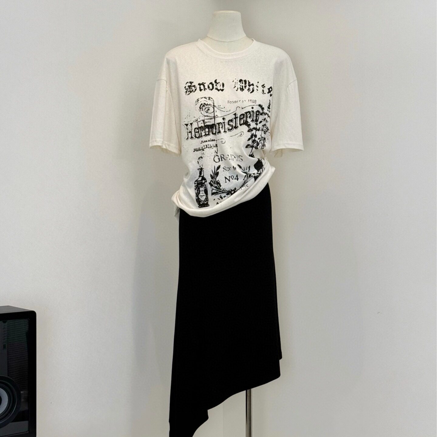 免费试穿'松弛甩甩裙'早春刚需！设计感不规则针织中长款半身裙