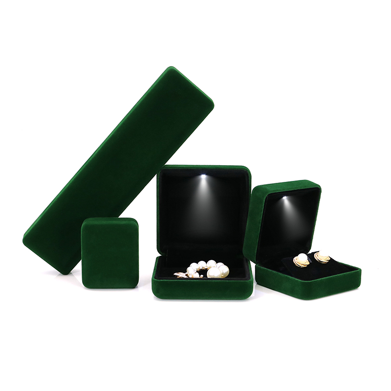 墨绿色绒布首饰盒子 创意带灯对戒盒 戒指盒项链盒手镯手链吊坠盒
