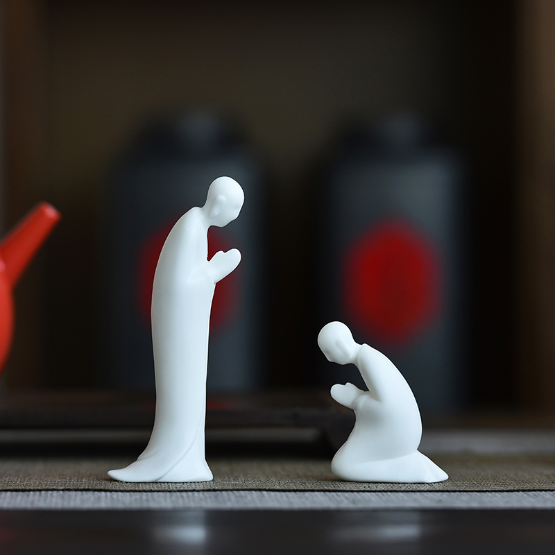 简约白瓷虔诚跪拜无相小僧家居摆件中式禅意创意人物装饰品小配件