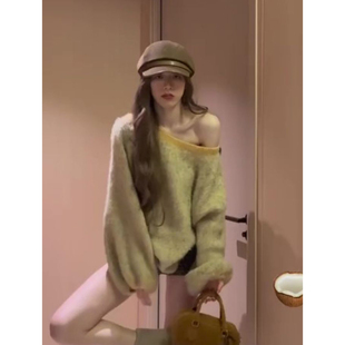 韩系软糯气质松弛感撞色宽松斜肩毛衣搭配高腰A字半身裙两件套女