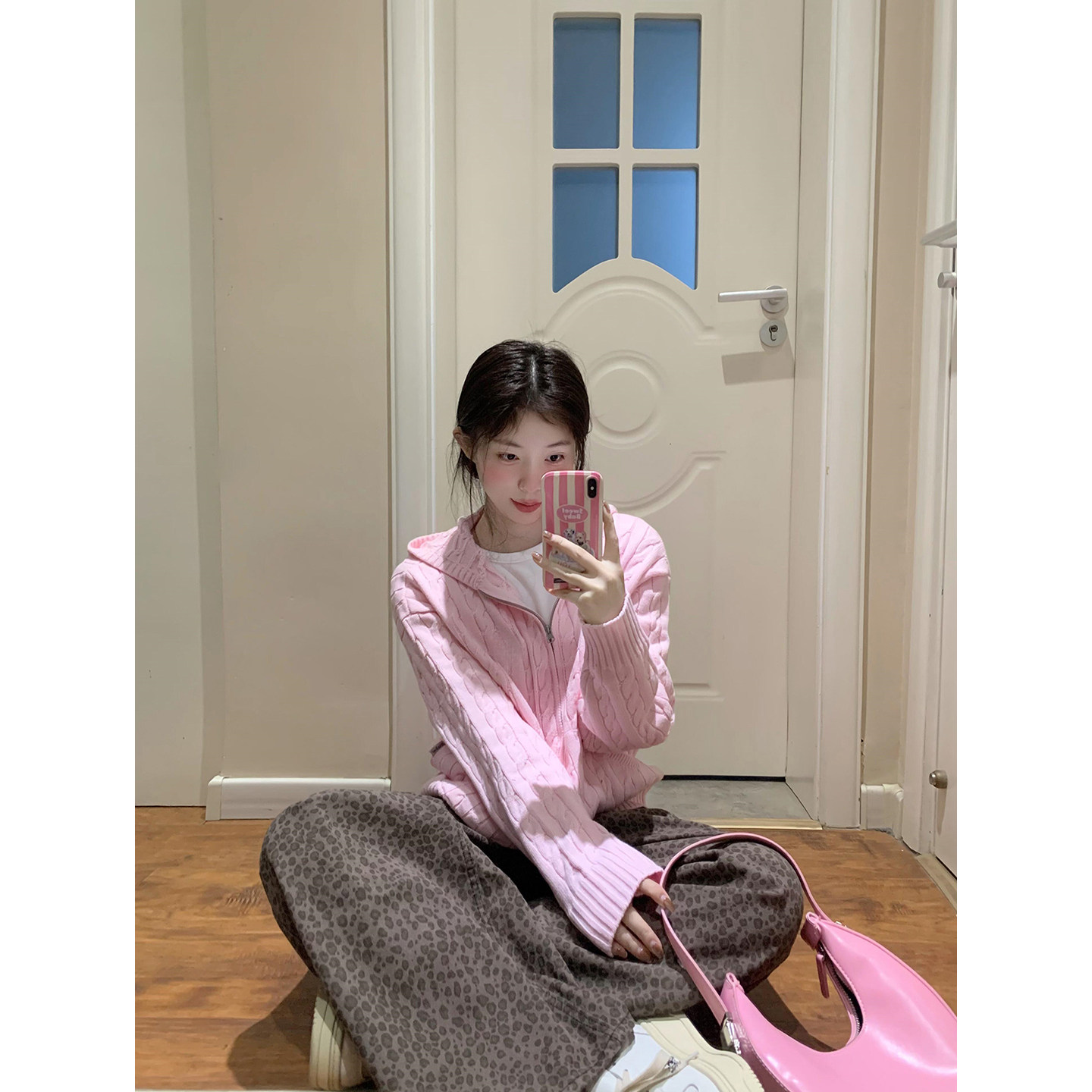 轻奢连帽拉链长袖针织衫外套女新款软糯显瘦减龄百搭短款毛衣开衫,女装/女士精品,毛针织衫,淘宝优惠券,粉丝福利购,淘宝优惠卷