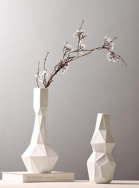 现代简约磨砂白色几何切面不规则陶瓷花瓶样板房创意插花装饰摆件