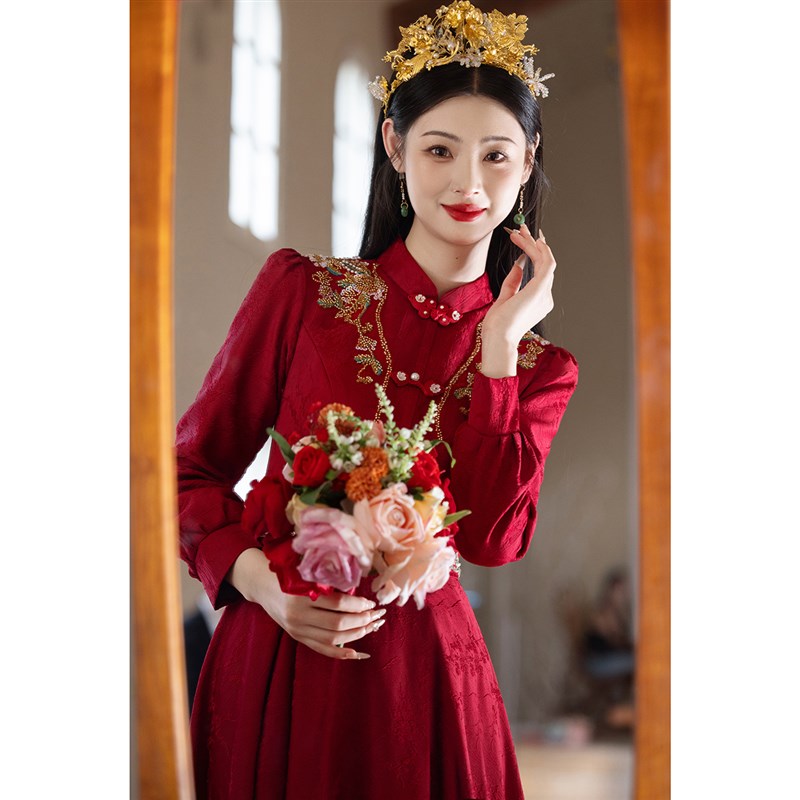 新中式旗袍改良敬酒服新娘2024新款酒红色结婚订婚礼服裙女秋冬季