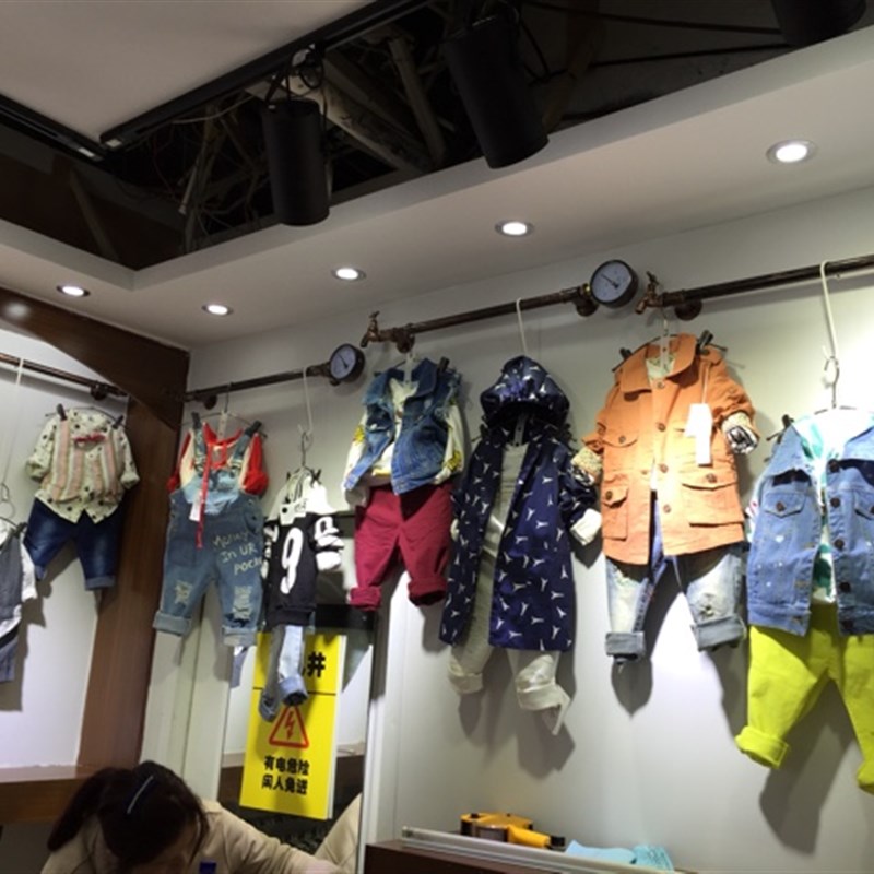 复古做旧铁艺水管服装展示架挂杆服装店货架上墙正挂衣架壁挂衣架