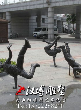 玻璃钢雕塑童趣主题雕塑小孩喂小鹿吃草雕塑户外广场公园景观雕塑