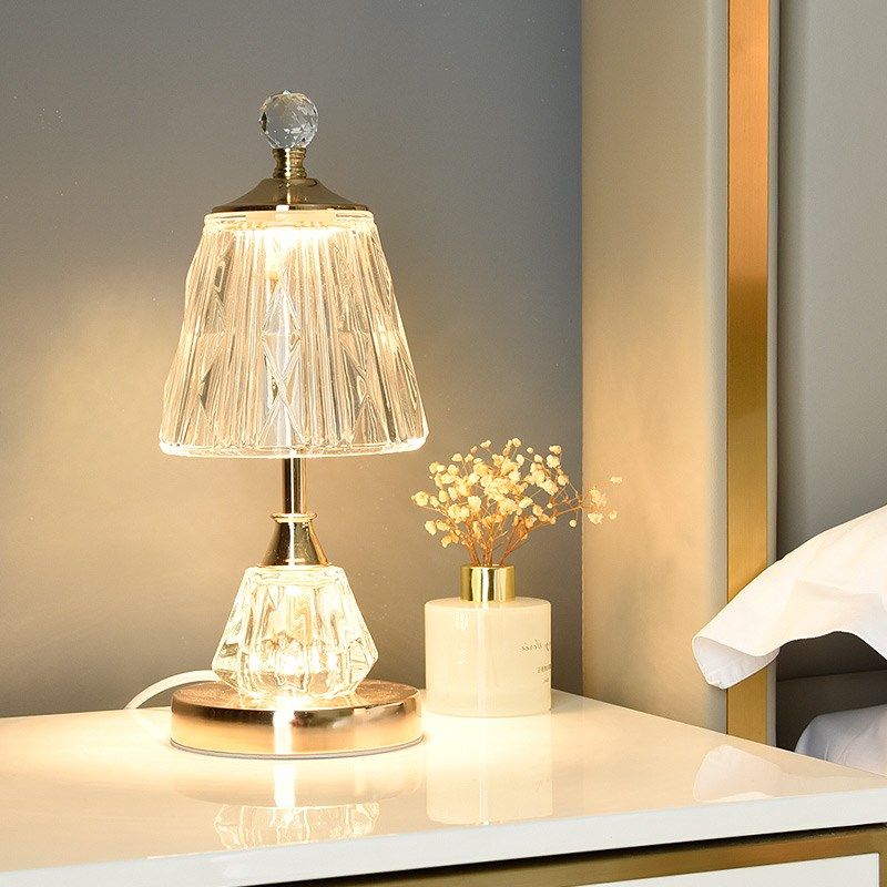 高级感台灯卧室床头柜灯轻奢2025新款复古装饰水晶充电主卧小夜灯