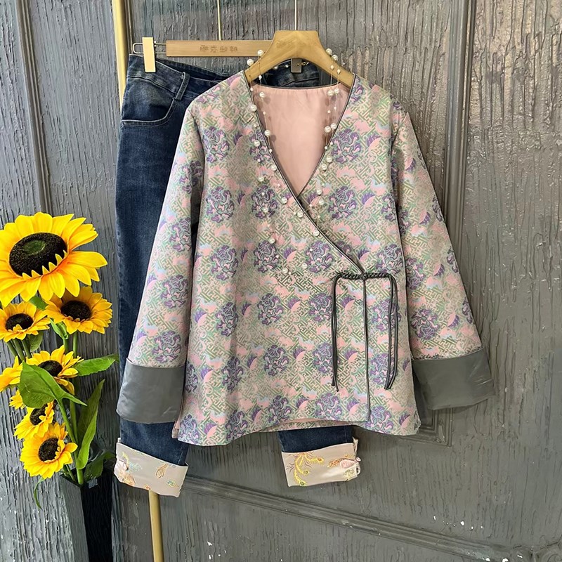 加肥大码女装V领盘扣大花外套胖妹妹宽松遮胯裤脚拼接花色牛仔裤