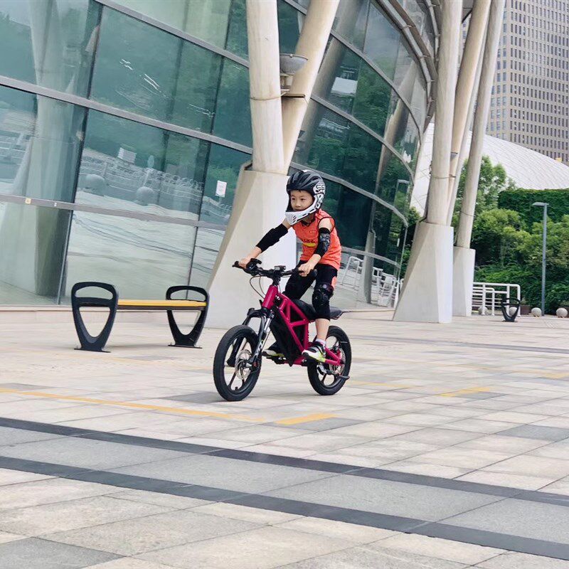 霹雳贝贝高端儿童电动越野车儿童越野摩托车儿童电动车非轻蜂