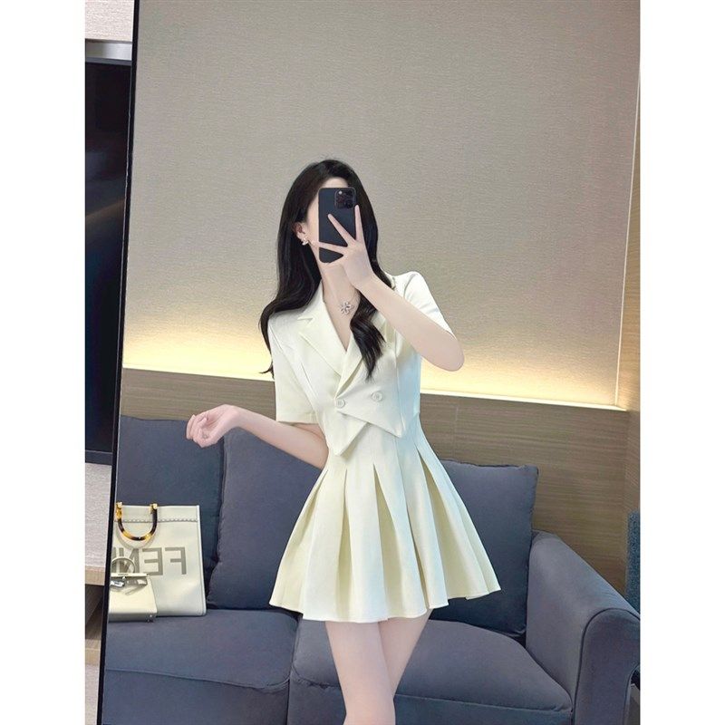 西装连衣裙女夏2024新款高级感气质名媛收腰甜美假两件A字百褶裙