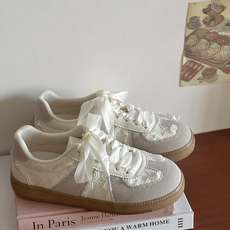 路十三夏季透气蕾丝小白鞋女配裙子2024新款小众百搭平底德训板鞋,女鞋,休闲板鞋,淘宝优惠券,粉丝福利购,淘宝优惠卷