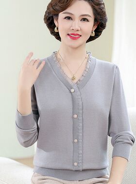 妈妈秋装针织打底T恤V领蕾丝边毛衣中老年女宽P松薄款套装新款小