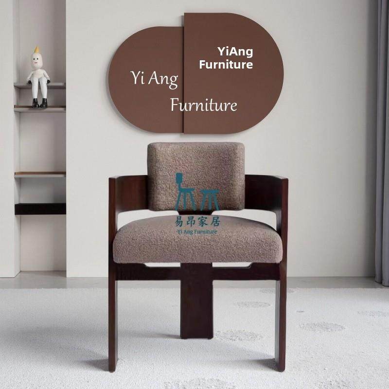 中世纪风格实木餐椅2025新现代简单方便豪华高端意大利靠背家软袋