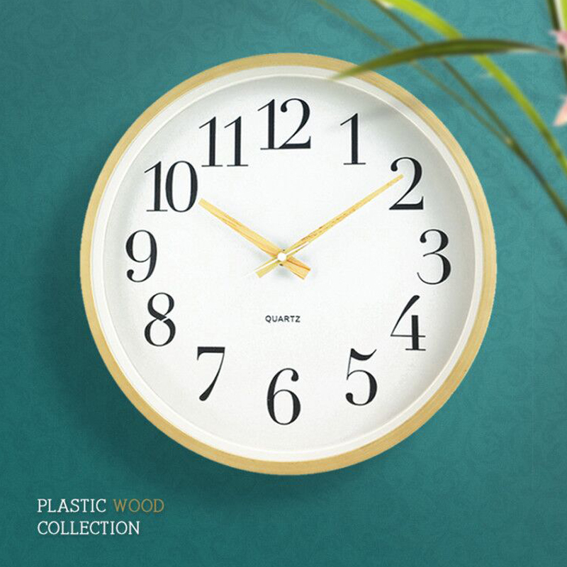 方形木纹挂钟静音免打孔客厅时钟挂墙现代简约创意钟表石英钟挂表