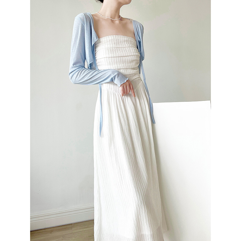 仙女茶歇法式海边白色连衣裙女新款春季茶系穿搭一整套吊带裙套装