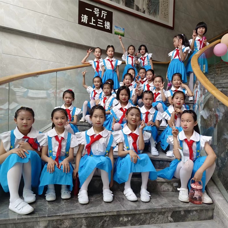 儿童大合唱服小学生红领巾演出服六一幼儿园诗歌朗诵演讲舞蹈服装