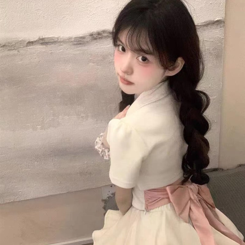 甜美学院风蝴蝶结上衣蓬蓬蛋糕裙两件套夏季今年流行漂亮穿搭套装
